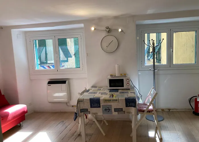 Spacious In Center Lägenhet Genua