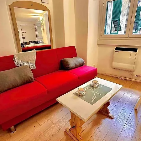 Spacious In Center דירה *