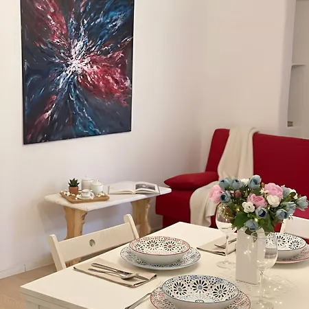 Spacious In Center Apartment *